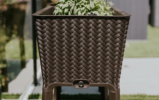 Splendor 31.7 Gallon Elevated Garden Bed - Brown