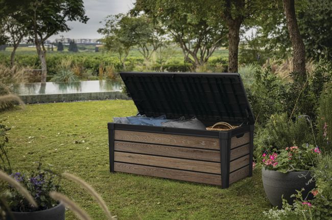 Signature 120 Gallon Deck Box - Walnut Brown